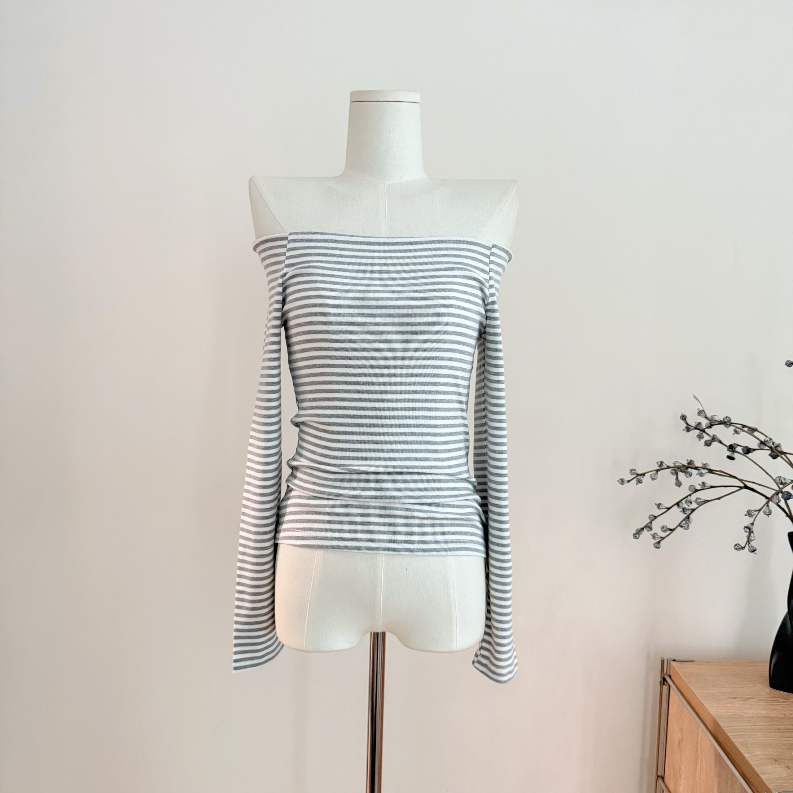 Women’s Off-Shoulder Slim Fit Striped Top Light Gray White